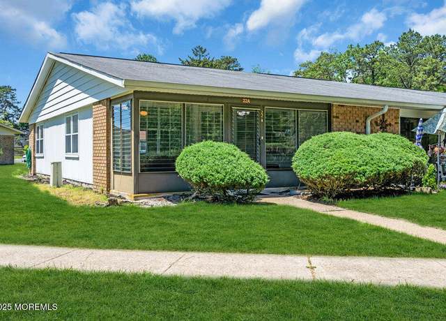 Property at 22A Yorkshire Ct, Manchester, NJ 08759, 2 beds, 1 bath
