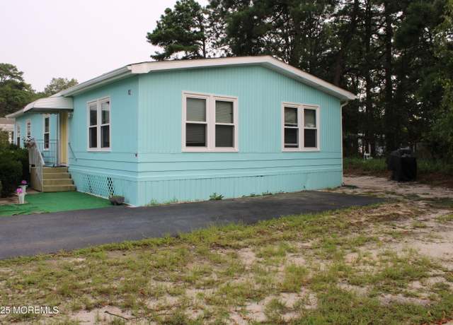 Property at 12 Pigeon Ct, Whiting, NJ 08759, 2 beds, 2 baths