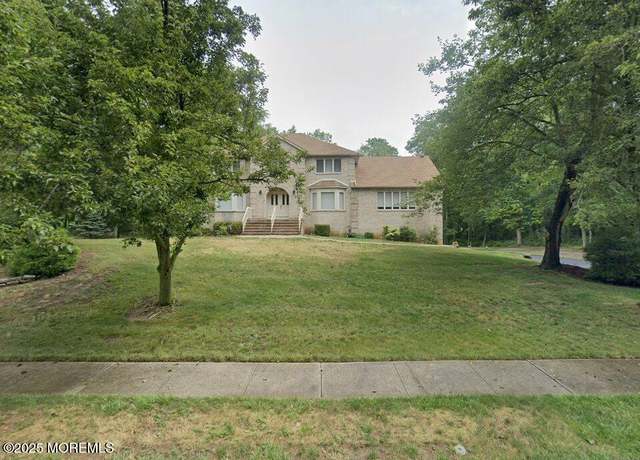 Property at 2 Donna Ct, Manalapan, NJ 07726, 5 beds, 2.5 baths