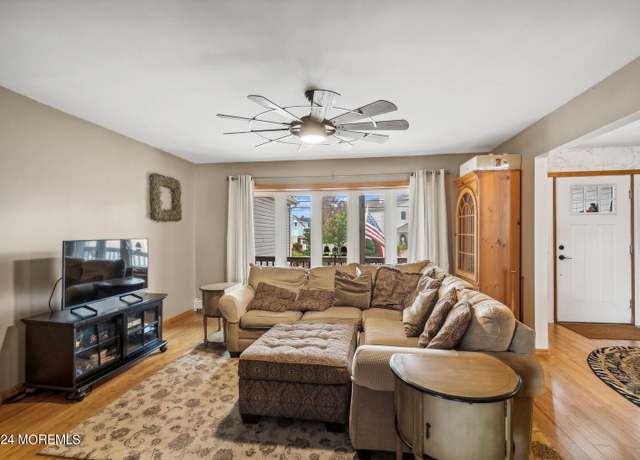 Property at 903 Shenandoah Dr, Forked River, NJ 08731, 3 beds, 2.5 baths