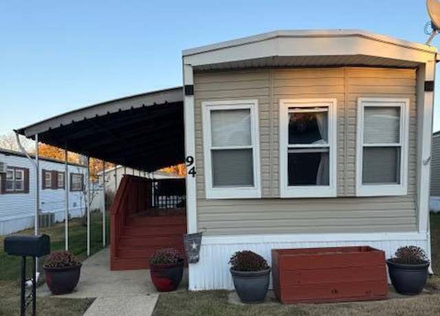 Property at 94 Locust Grv, Hazlet, NJ 07730, 2 beds, 1 bath