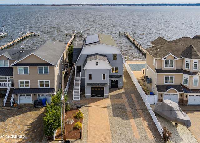 Property at 51 Bay Shore Dr, Toms River, NJ 08753, 5 beds, 4 baths