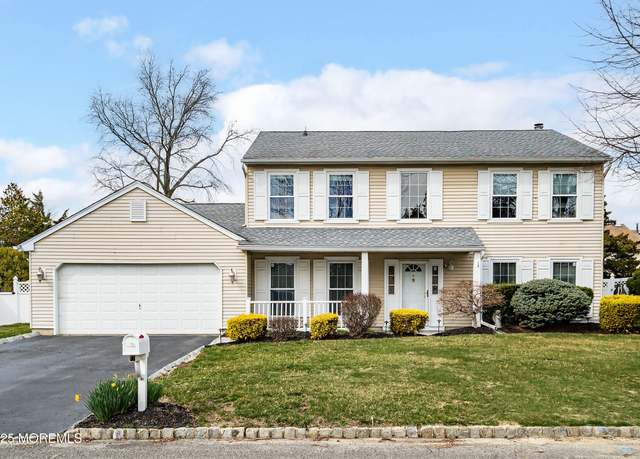Property at 6 Lindner Ln, Howell, NJ 07731, 4 beds, 2.5 baths