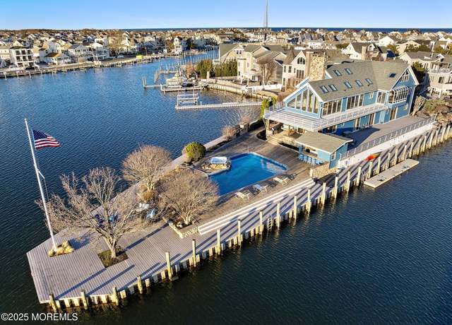 Property at 17 Captains Ct, Manasquan, NJ 08736, 5 beds, 5 baths