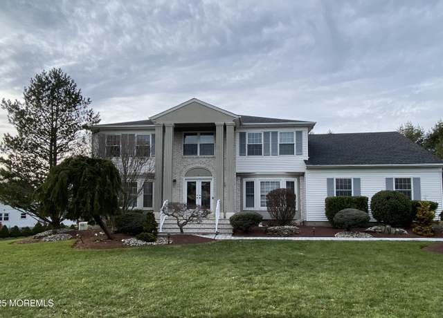 Property at 7 Erte Pl, Marlboro, NJ 07746, 5 beds, 3.5 baths