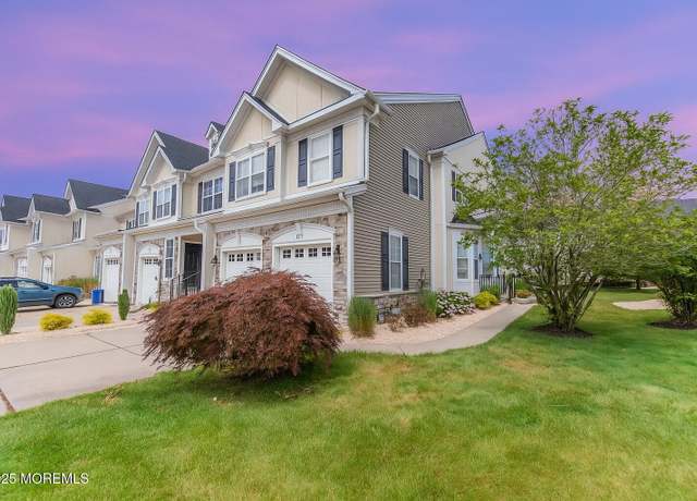 Property at 22 Brookfield Dr, Jackson, NJ 08527, 3 beds, 2.5 baths