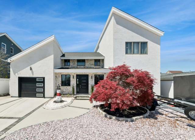 Property at 385 Aldo Dr, Toms River, NJ 08753, 3 beds, 2.5 baths