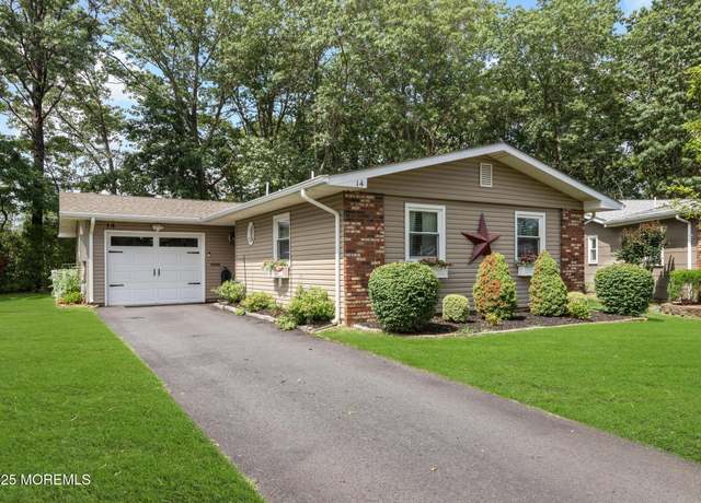 Property at 14 Campion Ct, Brick, NJ 08724, 2 beds, 1.5 baths