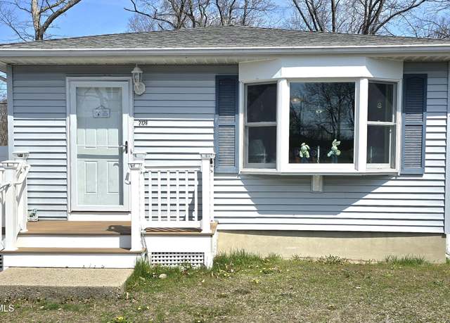 Property at 2126 Wainwright Rd, Toms River, NJ 08753, 3 beds, 1 bath