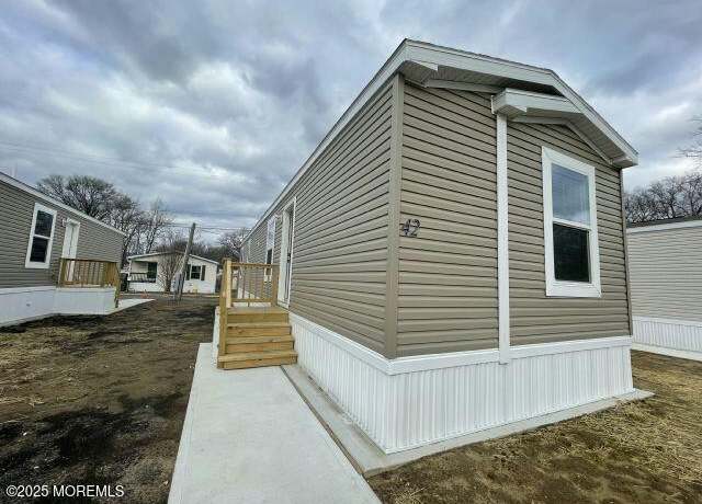 Property at 42 Randall Ave, Hazlet, NJ 07734, 2 beds, 1 bath