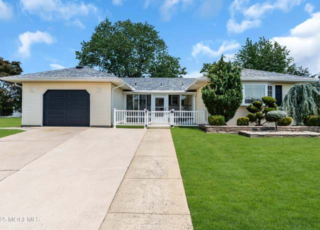 Property at 13 Canaries Ct, Toms River, NJ 08757, 2 beds, 2 baths
