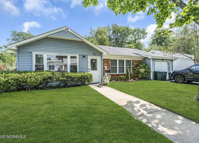 Property at 58 Hedge Dr, Lakewood, NJ 08701, 2 beds, 2 baths
