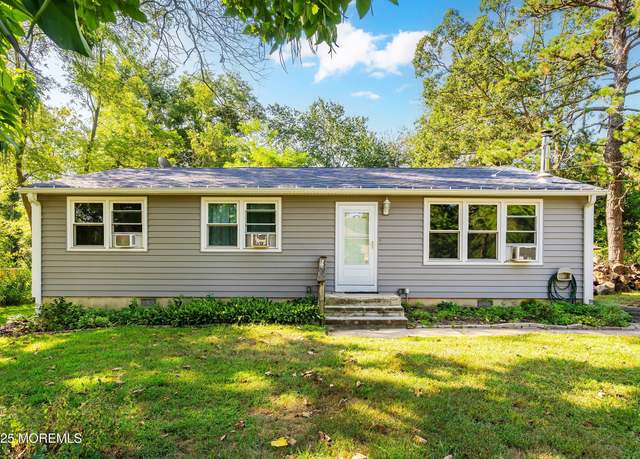 Property at 265 Latimer Ave, Bayville, NJ 08721, 3 beds, 2 baths