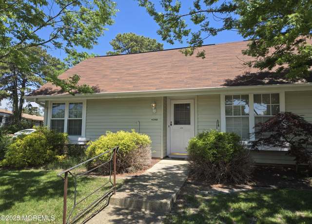 Property at 439D Chesterfield Ct, Manchester, NJ 08759, 2 beds, 2 baths