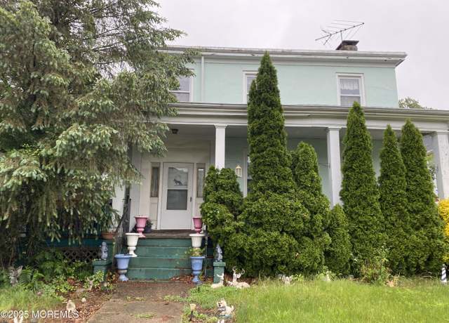 Property at 29 Broadway, Freehold, NJ 07728, 4 beds, 2 baths