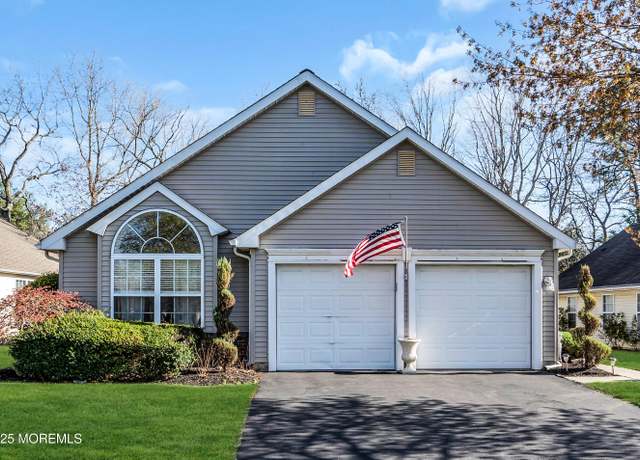 Property at 14 Pine Valley Rd, Lakewood, NJ 08701, 2 beds, 2 baths