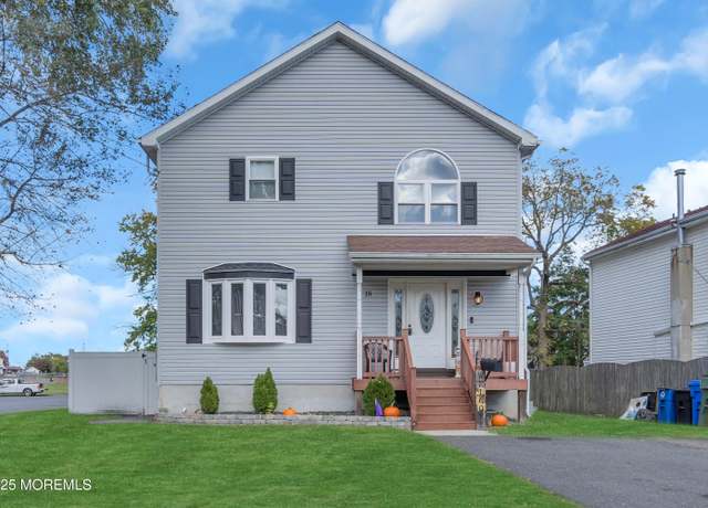 Property at 18 Willow Ave, Eatontown, NJ 07724, 5 beds, 4 baths