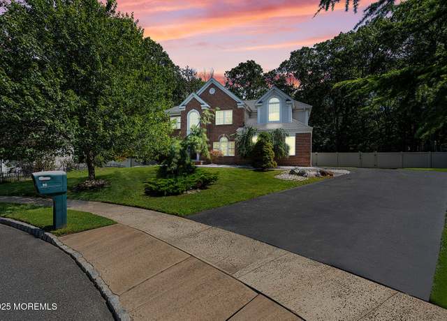 Property at 26 Chiswick Ct, Jackson, NJ 08527, 4 beds, 3.5 baths