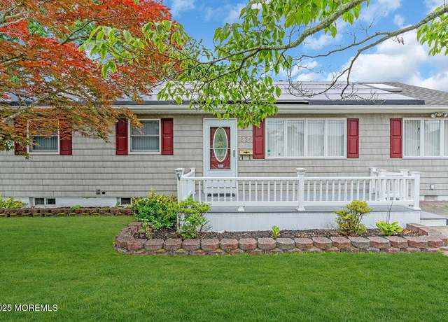 Property at 226 Carol Dr, Toms River, NJ 08753, 3 beds, 2 baths