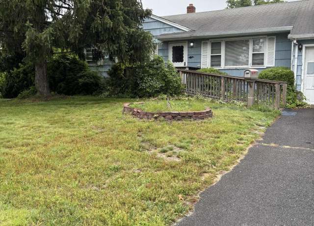Property at 321 Green Tree Rd, Brick, NJ 08724, 3 beds, 2 baths