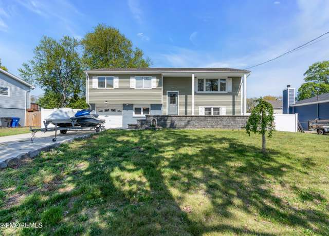 Property at 573 Fountain Dr, Toms River, NJ 08753, 5 beds, 2 baths
