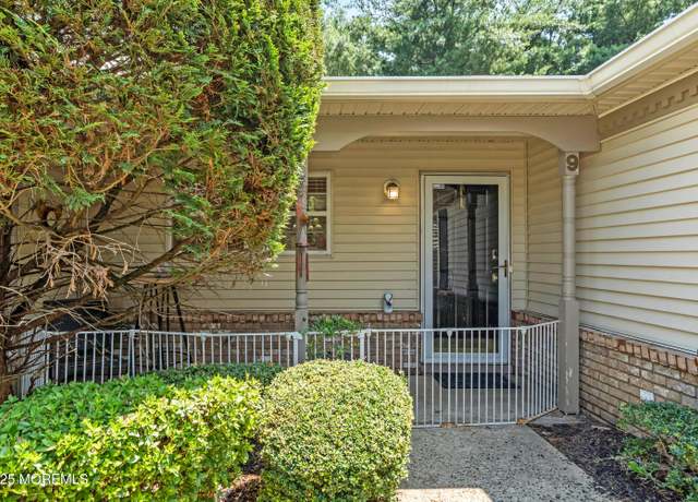Property at 9 Ambrose Ln #141, Holmdel, NJ 07733, 3 beds, 2 baths