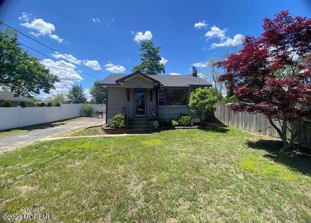 Property at 14 Woodrow St, Oakhurst, NJ 07755, 2 beds, 1 bath