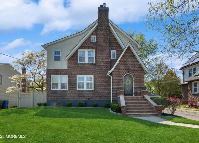 Property at 64 Roosevelt Cir E, Red Bank, NJ 07701, 4 beds, 2.5 baths