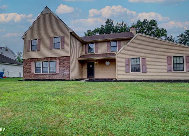 Property at 16 Nashua Dr, Marlboro, NJ 07746, 4 beds, 2.5 baths