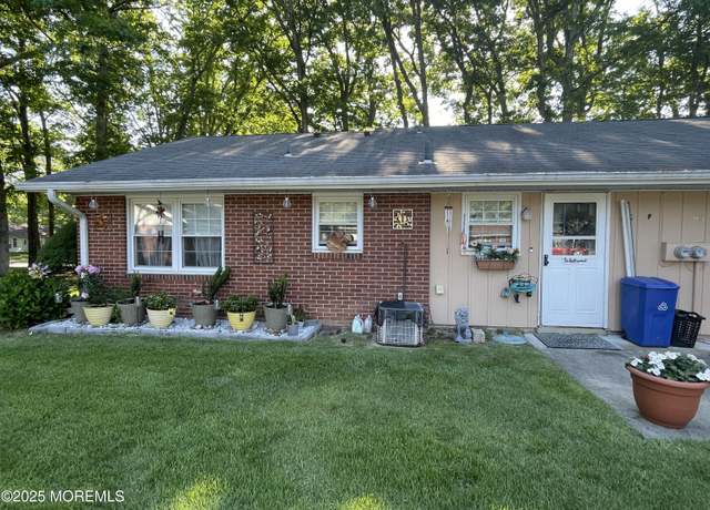 Property at 65 Dorchester Dr Unit F, Lakewood, NJ 08701, 2 beds, 1 bath