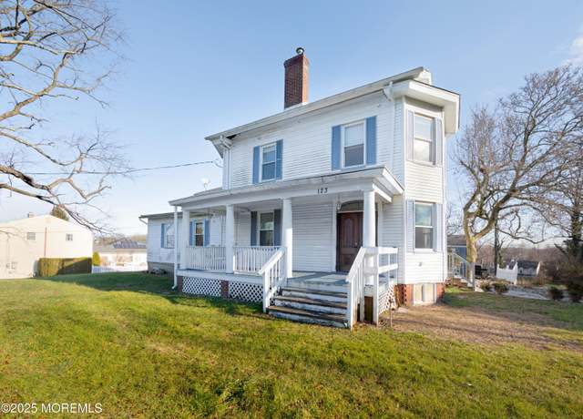 Property at 123 Reynolds Dr, Eatontown, NJ 07724, 4 beds, 3.5 baths