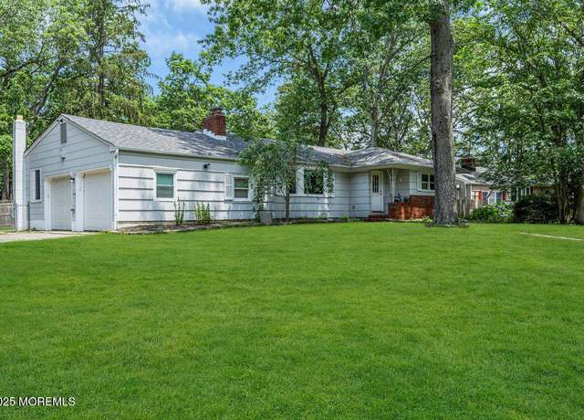 Property at 424 Colleen Ct, Toms River, NJ 08755, 3 beds, 2 baths