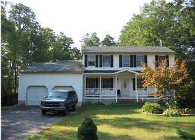 Property at 84 Chestnut St, Lakewood, NJ 08701, 4 beds, 2.5 baths