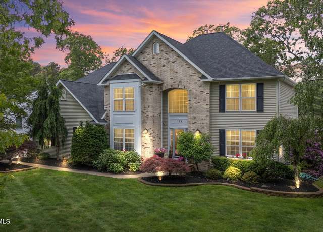 Property at 6 Stoneham Dr, Brick, NJ 08724, 4 beds, 2.5 baths