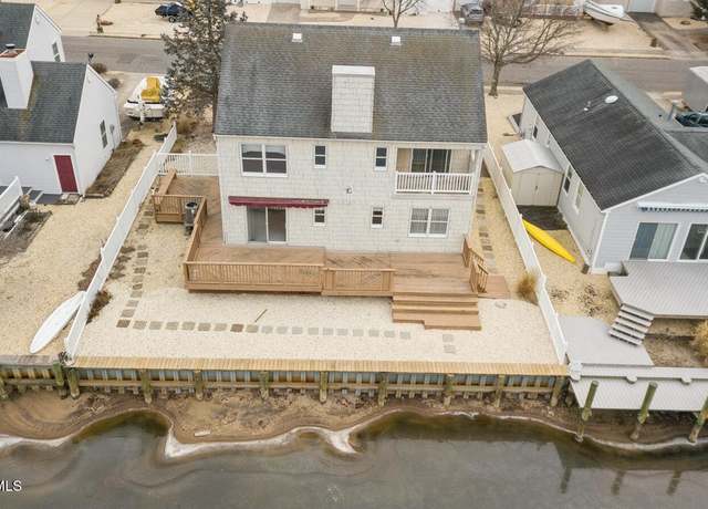 Property at 78 Top Sail Ct, Bayville, NJ 08721, 4 beds, 3 baths