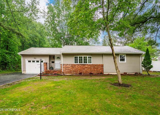 Property at 512 Leonardville Rd, Belford, NJ 07718, 3 beds, 1 bath