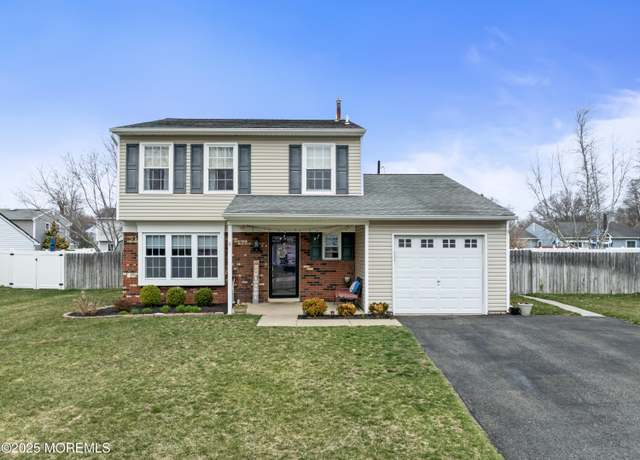 Property at 6 Blueberry Path, Howell, NJ 07731, 3 beds, 2.5 baths