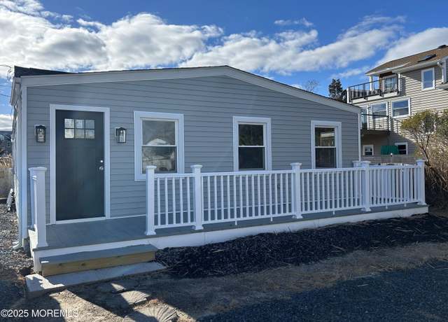 Property at 104 Clearwater Dr, Waretown, NJ 08758, 3 beds, 2 baths