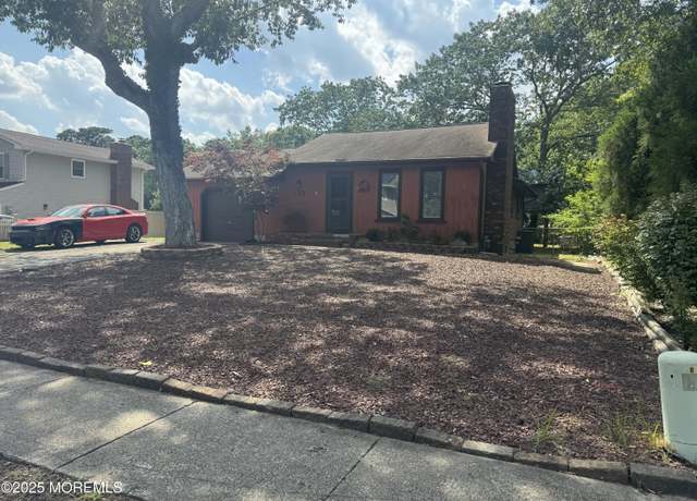 Property at 133 Mello Ln, Toms River, NJ 08753, 3 beds, 2 baths