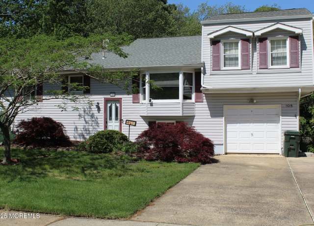Property at 105 Darien Rd, Howell, NJ 07731, 4 beds, 2 baths