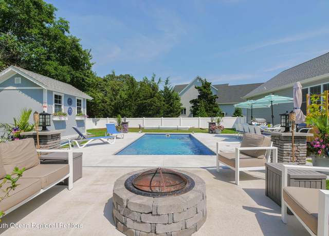 Property at 24 Woodview Ln, Cape May Court House, NJ 08210, 4 beds, 2.5 baths