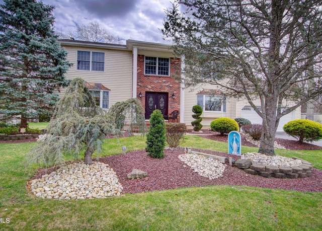 Property at 57 Bonnie Dr, Manalapan, NJ 07726, 4 beds, 2.5 baths