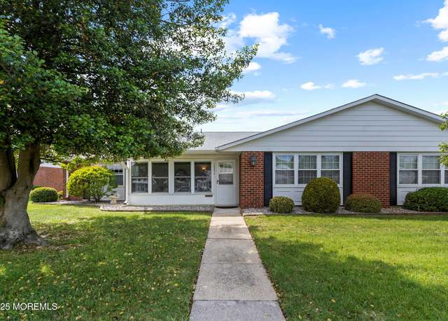 Property at 1022A Shetland Dr, Lakewood, NJ 08701, 2 beds, 2 baths