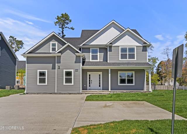 Property at 2141 Broadway Blvd, Toms River, NJ 08757, 4 beds, 3.5 baths