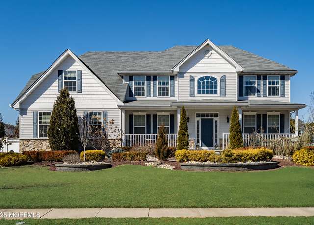 Property at 18 Bellagio Rd, Jackson, NJ 08527, 4 beds, 2.5 baths