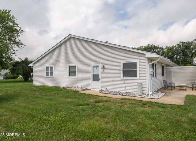 Property at 7 Kathy Ct #6204, Brick, NJ 08724, 2 beds, 1 bath