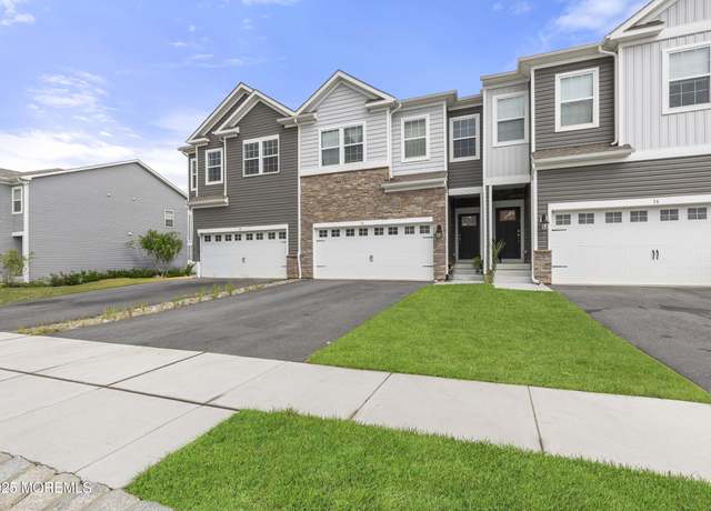 Property at 18 Mantoloking Dr, Jackson, NJ 08527, 3 beds, 3.5 baths