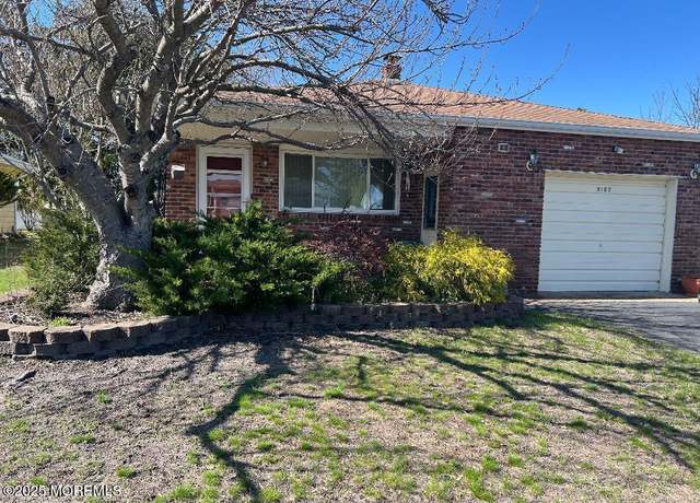 Property at 9 Port Royal Dr, Toms River, NJ 08757, 2 beds, 2 baths