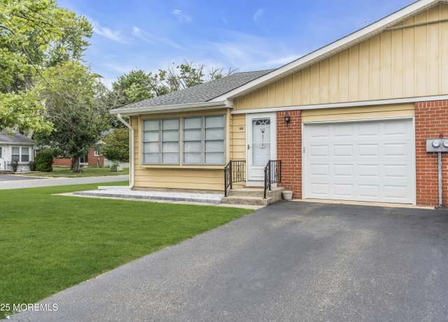 Property at 14 A Yorktowne Pkwy, Manchester, NJ 08759, 2 beds, 2 baths