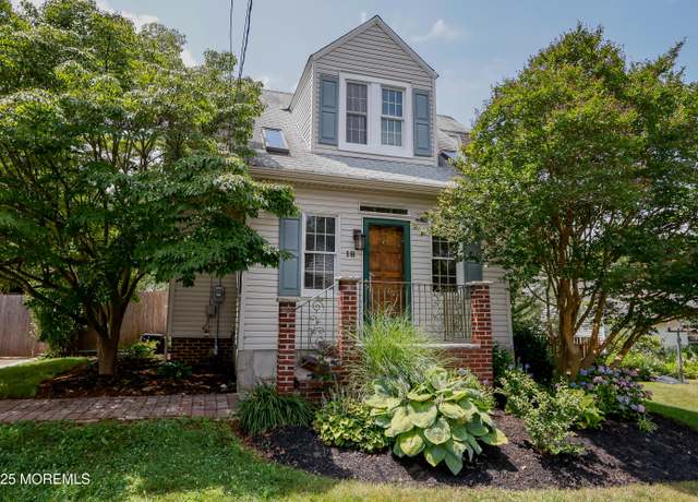 Property at 18 Coleman Pl, Red Bank, NJ 07701, 2 beds, 1 bath